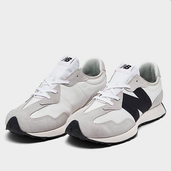 New Balance Shoes - 🔥NIB New Balance 327 Tennis Shoes- Sea Salt